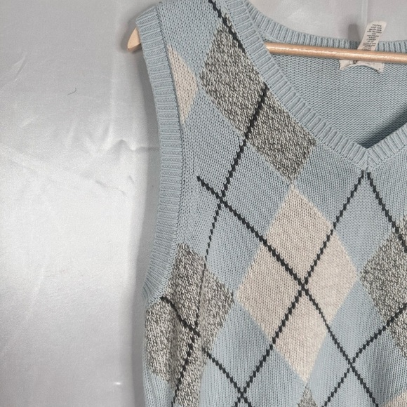 Full Tilt Argyle Patterned Baby Blue/Gray Sweater Vest Size Medium - Picture 3 of 8
